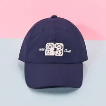 刺繍入り 軽量ベースボールキャップ【レースデザイン・広めのつば】