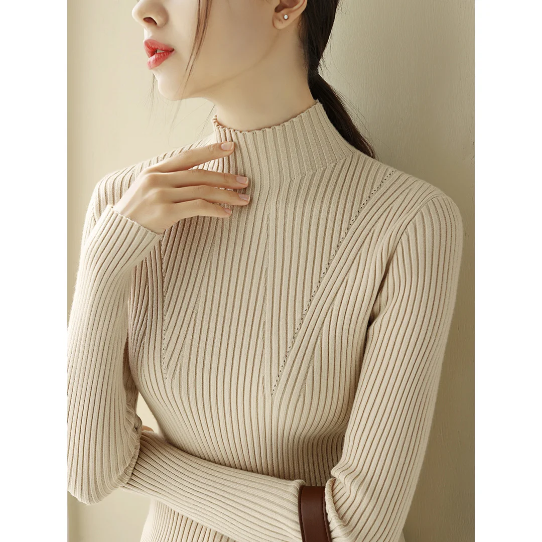 大人可愛いの本質とは？ハイネックニットで自然な美しさを実現