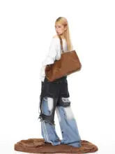 個性的なデザインのダメージデニムパンツ【フィット・秋用・ワイドストレート】