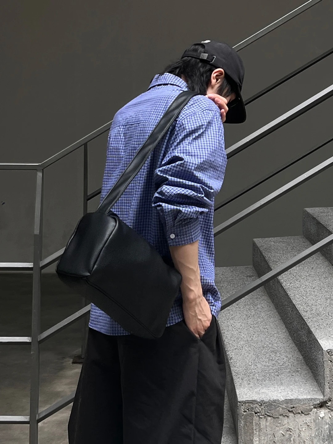 2泊3日 ボストンバッグ メンズ：極上の柔らかさのPU製横款単肩バッグの実用性と使い方