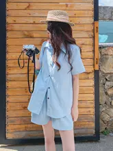 感のあるサマーコーデ！ブルーのシャツとショートパンツ（セットアップ対応）