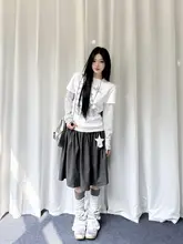 ストライプ切替デザインの長袖Tシャツ【カラフルなグラフィティ・Y2Kスタイル・通勤用】（セットアップ対応）