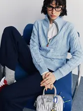 メリノウールとカシミヤのハーフジップニットセーター【クラシックデザイン・ケーブルニット】