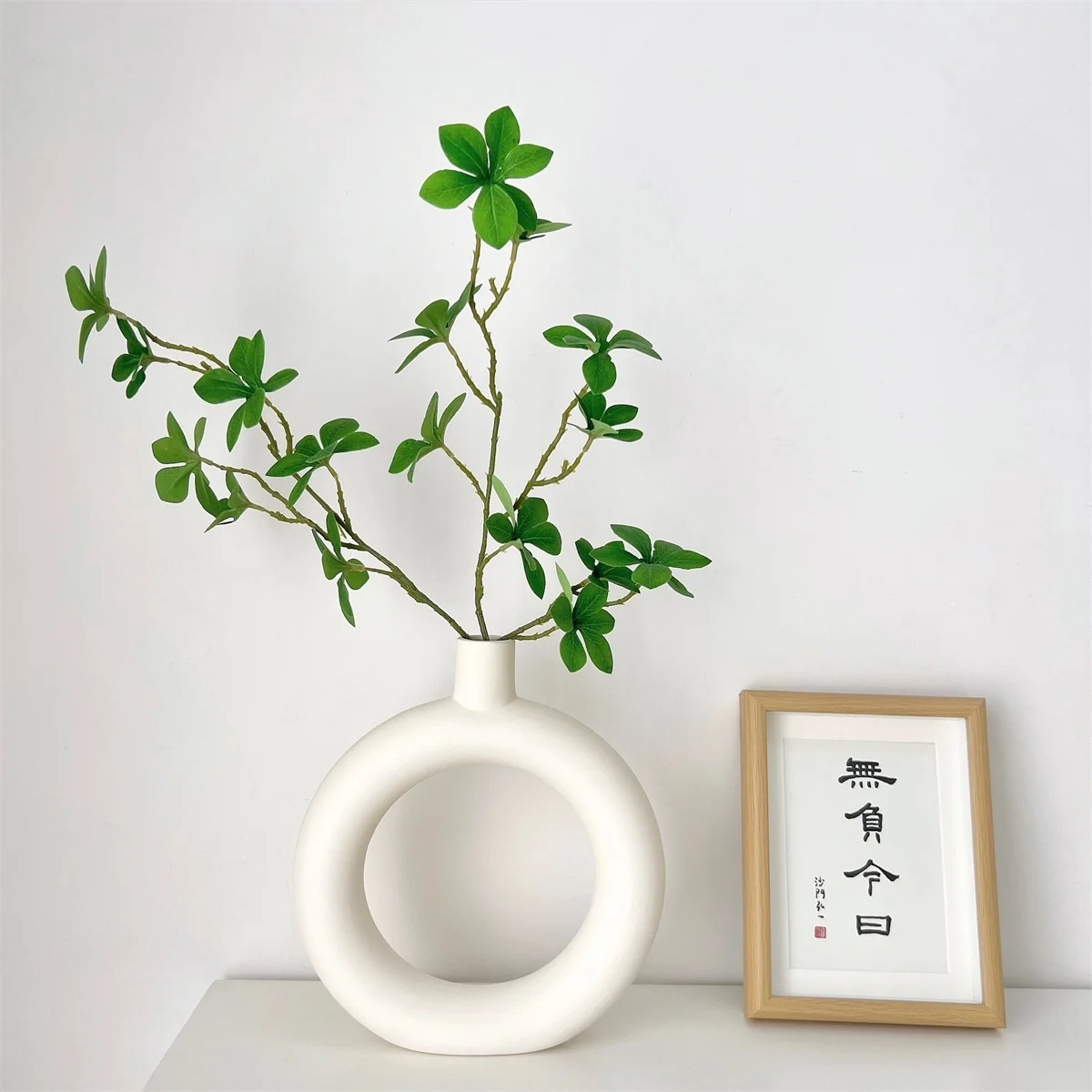 寄せ植え 室内 グリーン プラント デコレーション：北欧風陶器花瓶の設置と維持ガイド