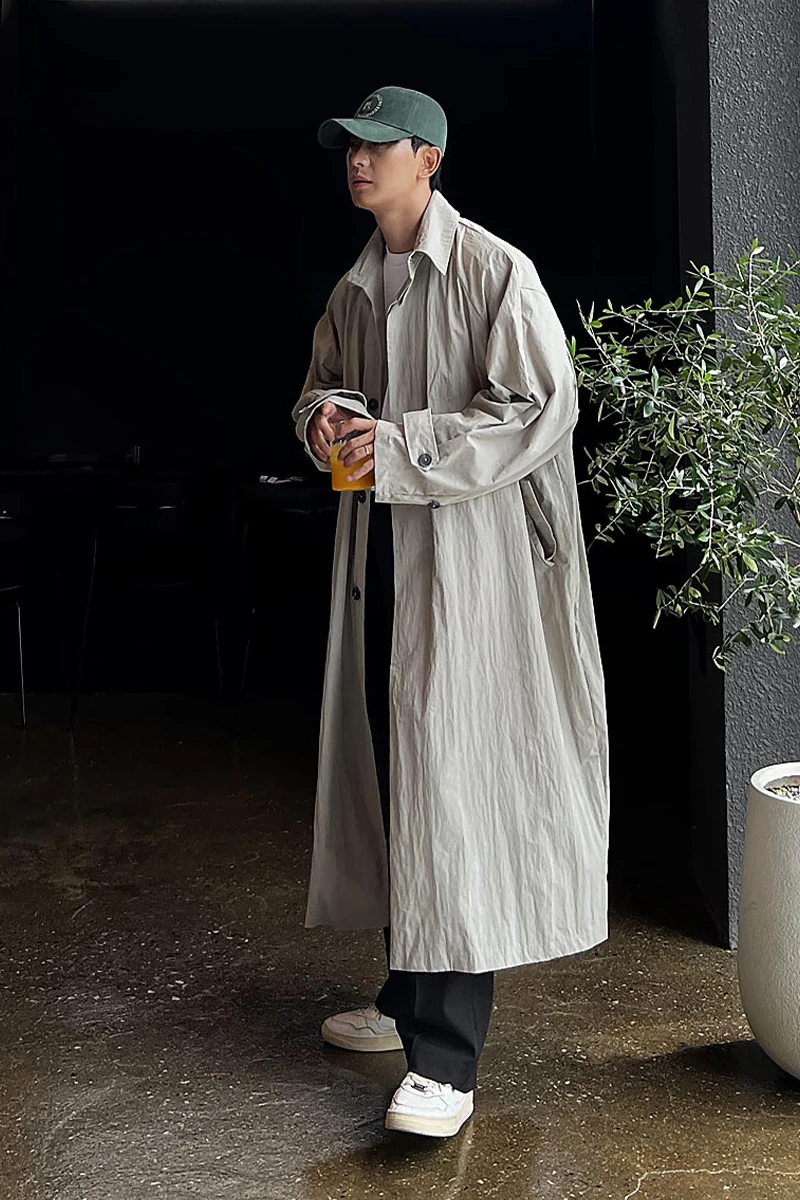 トレンド感溢れる軽量ロングコート【メンズ・ゆったりフィット・膝上丈】