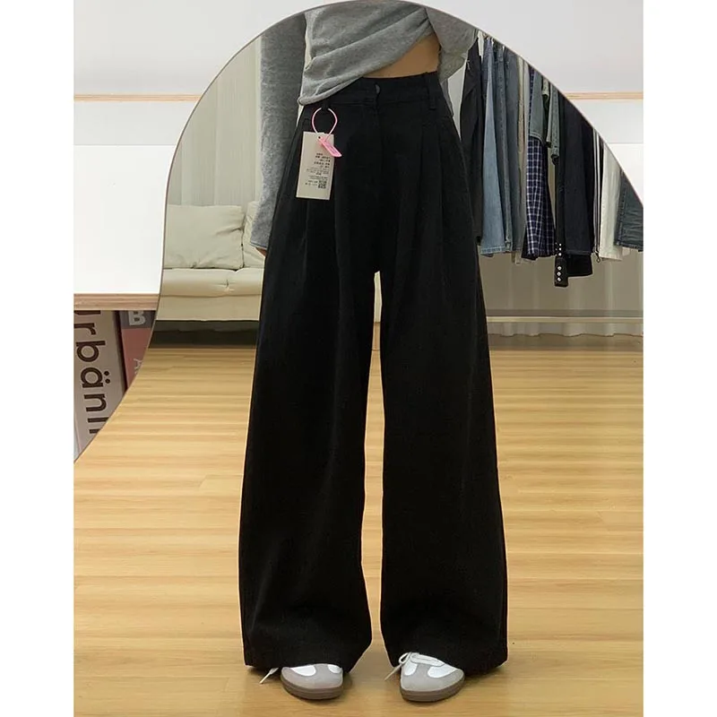 黒ズボンの色あせ対策：テクスチャー感のあるストレートデニムパンツのメンテナンスと復活法