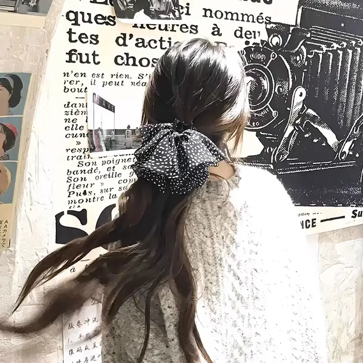 可愛いポルカドットリボンデザインのヘアクリップ【半束ね・小型・黒色】