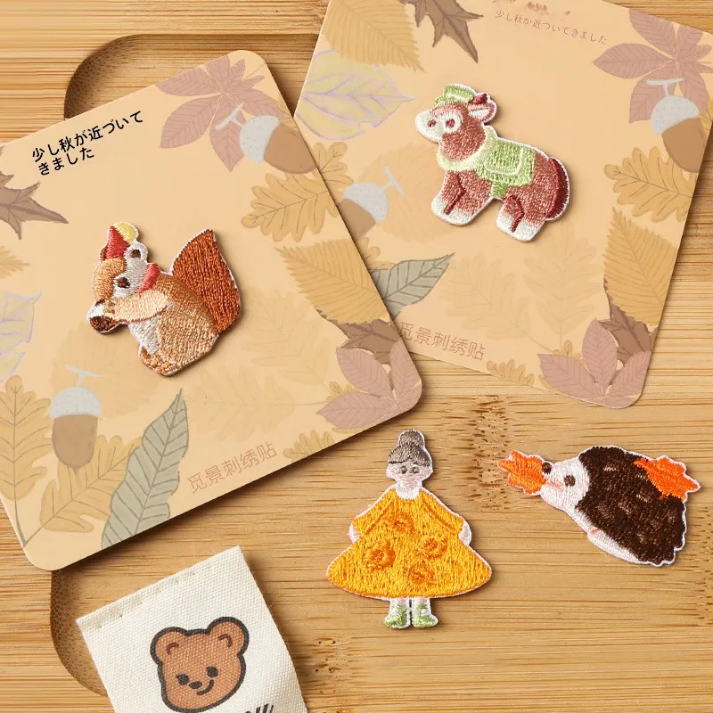 羊毛フェルト 刺繍を手軽に作るには？DIYで楽しめる「冬の森の動物」シールバッグがおすすめ
