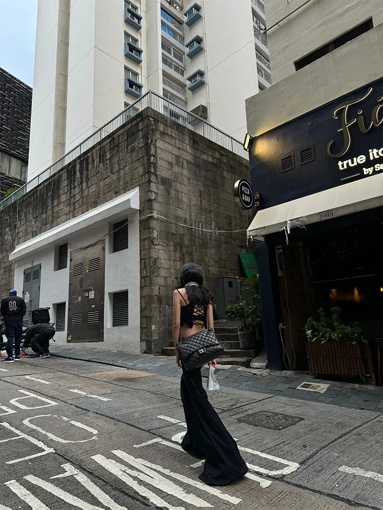 黒いパンツを選ぶときに迷うのは、本当に「どんなパンツがいいか」なのか？