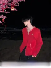 上品なパールレッドニットカーディガン【メンズ用・高級感・秋冬向け】