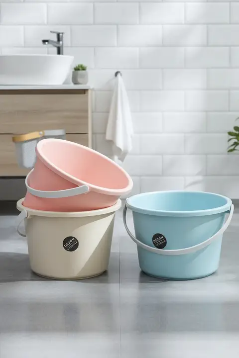 厚手の円形持ち手付きプラスチックバケツ【フタ付き・洗濯用・家庭用】（セットアップ対応）