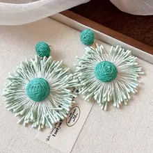 手工編みの花デザインピアス【大ぶり・リゾートスタイル・女性用】