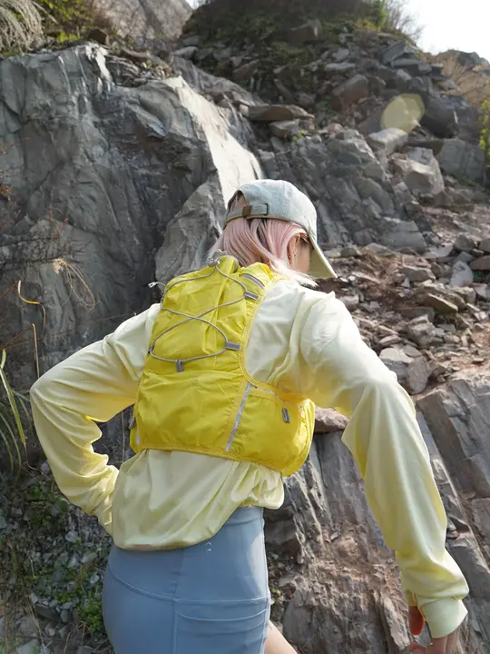 リュックサック 登山リュック 軽量 トレイルランニング アウトドア トレッキング 登山 ランニング スポーツ カジュアル