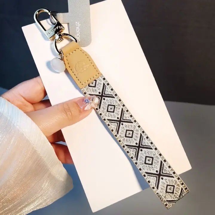 民族風刺繍デザインのスマホ用ブレスレットストラップ【高級感ある幅広タイプ・防盗・旅行用】