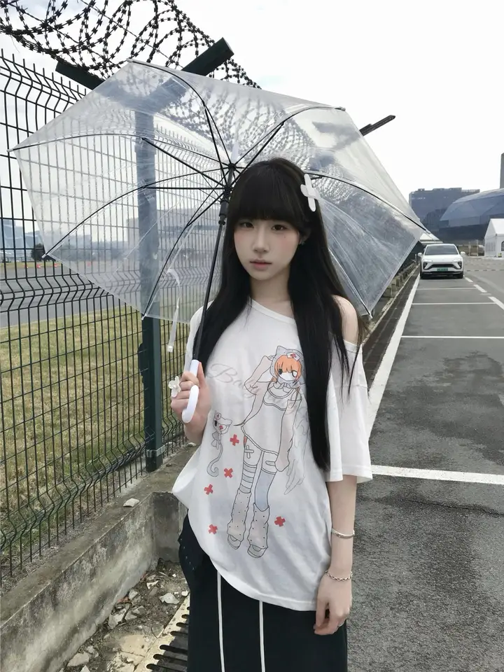 オリジナルアニメ少女デザインの斜め肩短袖Tシャツ【透け感・多用途】