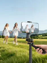 旅行用ポータブル自撮り棒 三脚スタンド【手持ち・スマートフォン対応・防振・多機能】