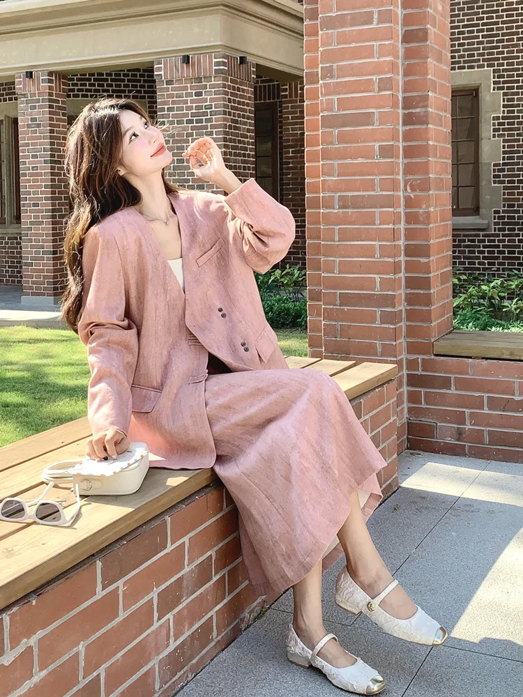 40代の女性が「自分に合う服装」を選ぶとき、ピンクのスーツセットアップはおすすめ？