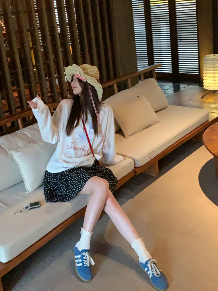 tシャツ レディース コーデで失敗しない方法は？夏のシンプルさと遊び心を両立する1つの答え