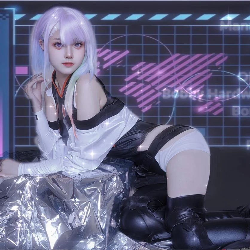 haoriとfursuitの境界を越える、サイバーパンクのエッジを纏うコスプレ衣装は？