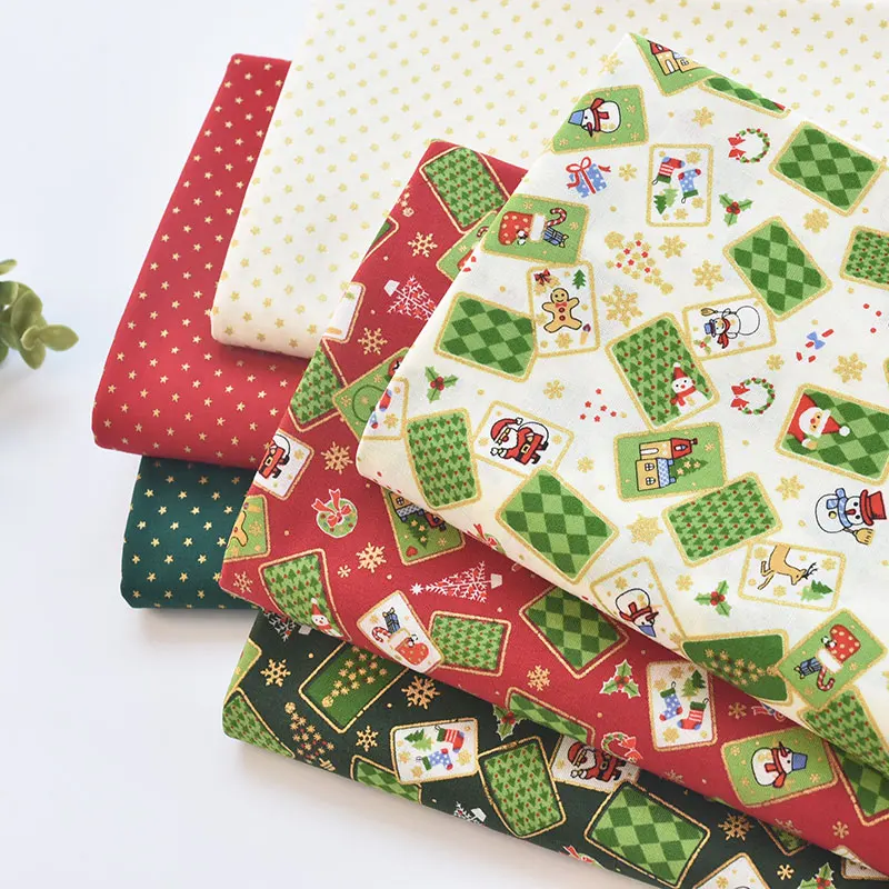 クリスマス風デザインのカートゥーンプリントドレスは3歳女の子に最適なプレゼントか？