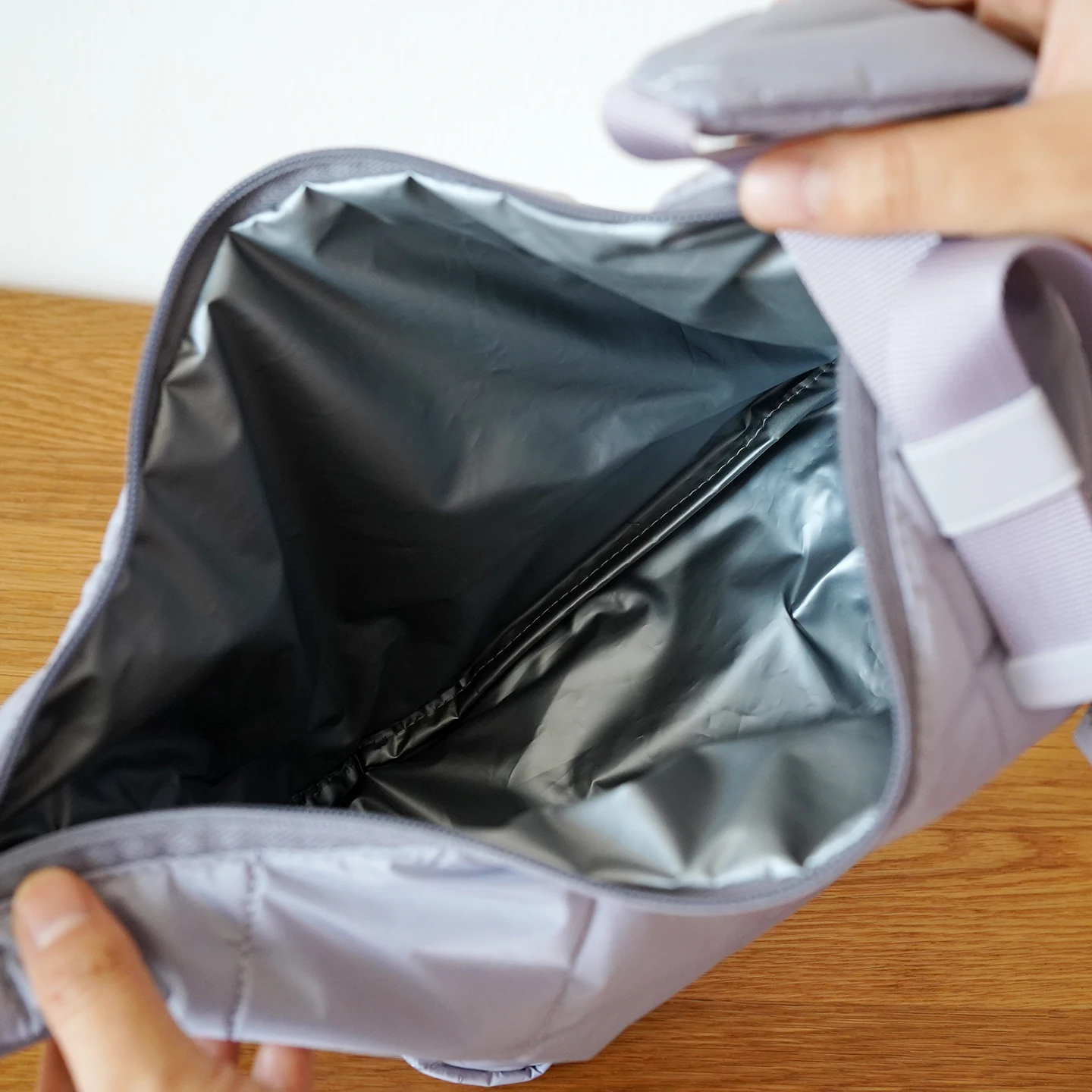 小さめのタンクバッグは、通勤に使えるの？リアルな使い勝手を解き明かす