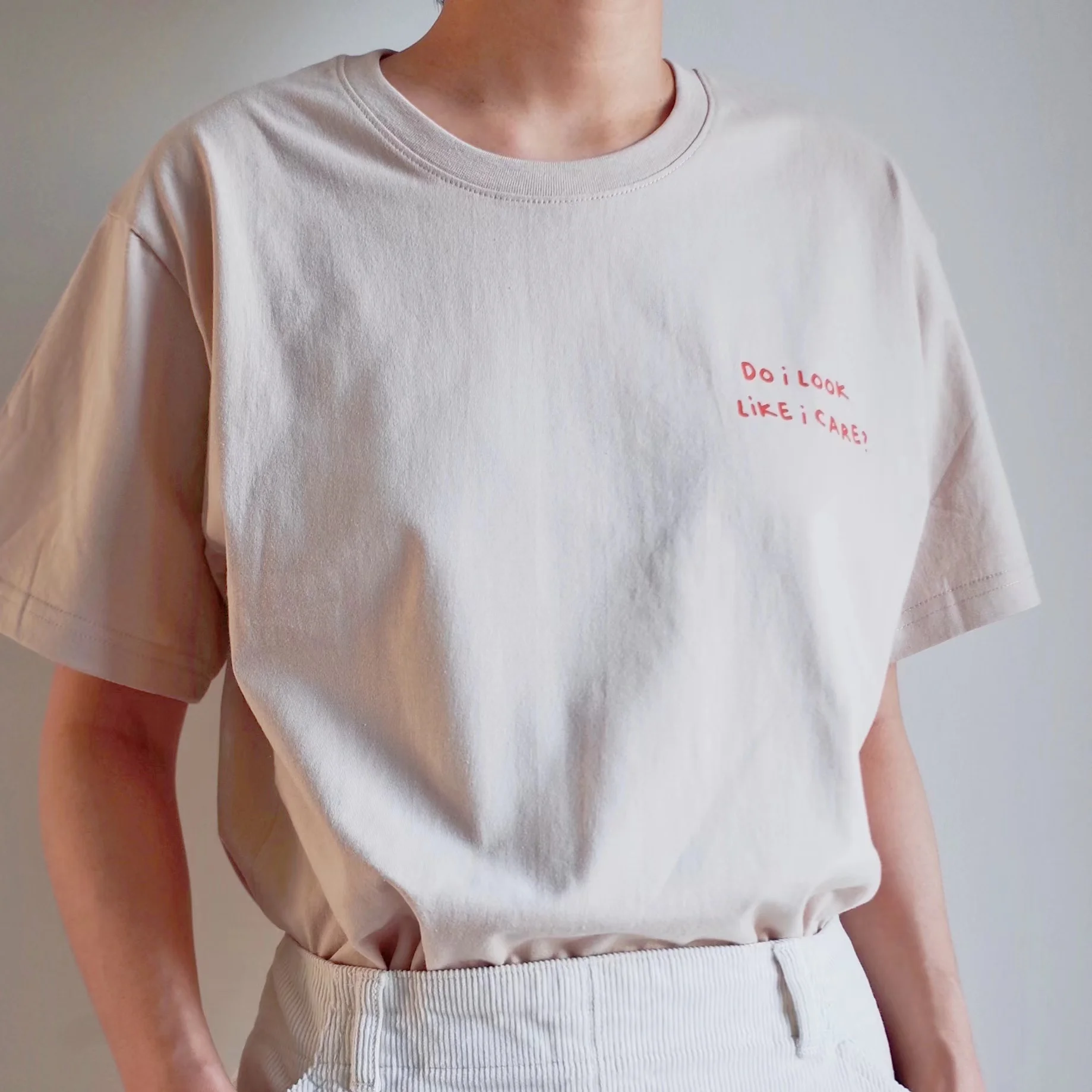 ユニークデザインTシャツ：this is never that とは異なる個性表現の実現