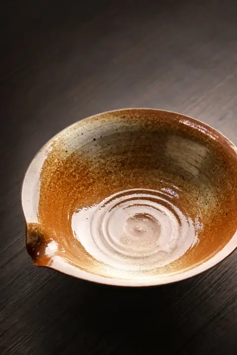 手作りの粗陶ダックビルスープボウル【ヴィンテージ風・大サイズ・家用陶器】