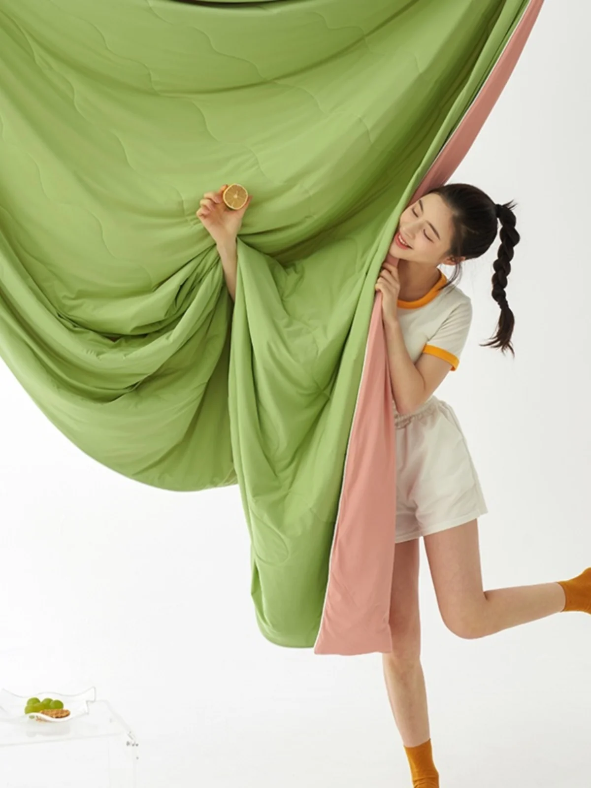 冷感ケットは夏の快適な睡眠を実現する？猫叔のスイカデザイン夏掛け布団を徹底解説