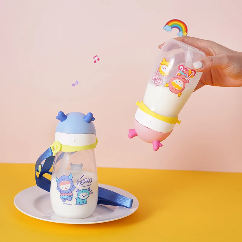 子どもと一緒に過ごすおうち時間に、どんなストローカップがおすすめ？