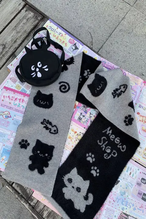 可愛い猫デザインの二重面スカーフ【黒・灰・極上の柔らかさ・猫用】