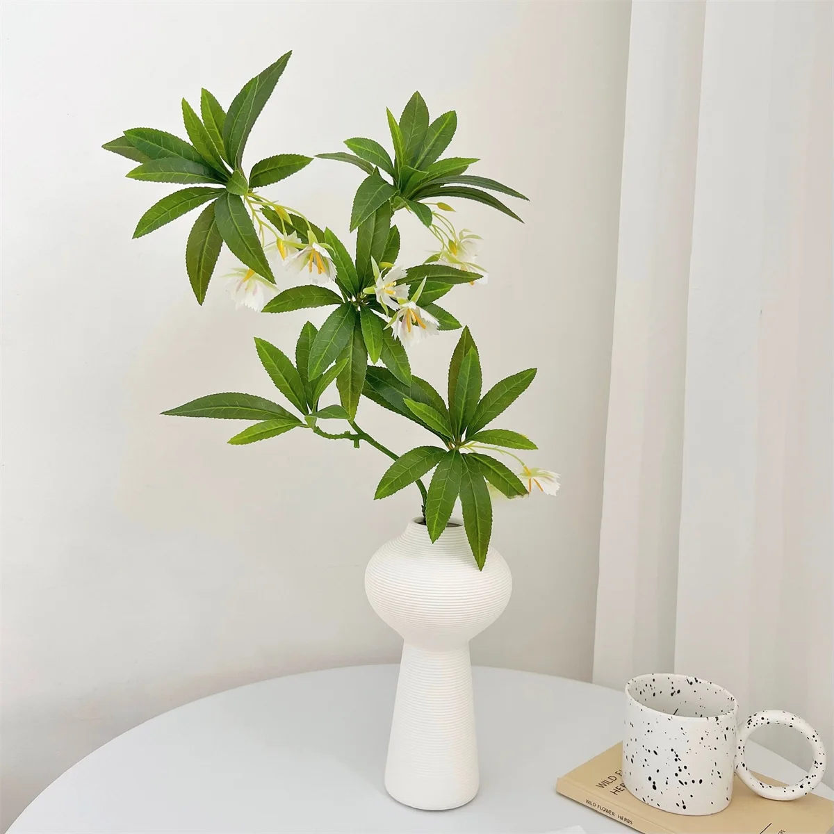 セラミック花瓶【北欧風・インス風・観葉植物用・飾り用デスクアクセサリー】の選び方と実際の使い方