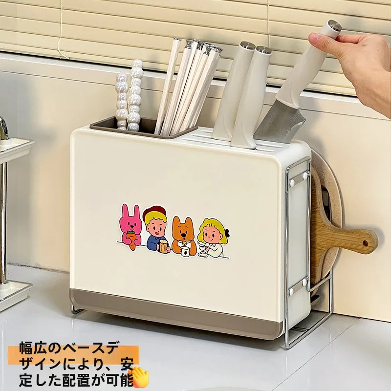高級キッチン用壁掛け収納ラック：カートゥーンデザインとプラスチック素材の実用性評価
