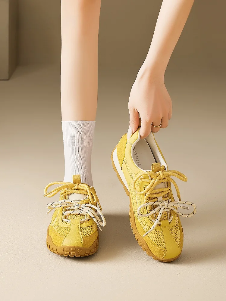 イエロー パンプスは本当に注目すべきアイテムなのか？