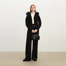 デザイン性に優れたミニ丈ファー付き短丈ジャケットとゆったりしたスノーチンネル休闲パンツ（セットアップ対応）