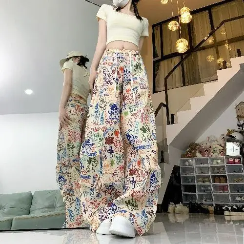 スニーカーに合うカーゴパンツの丈感は、本当に長すぎると合わないの？
