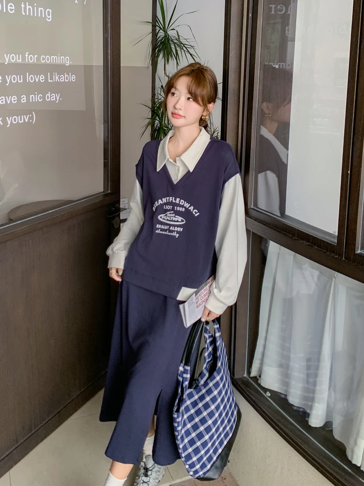 深青色ポロ襟スウェットシャツ：30代女性が自然に着こなすシンプルカジュアルスタイル