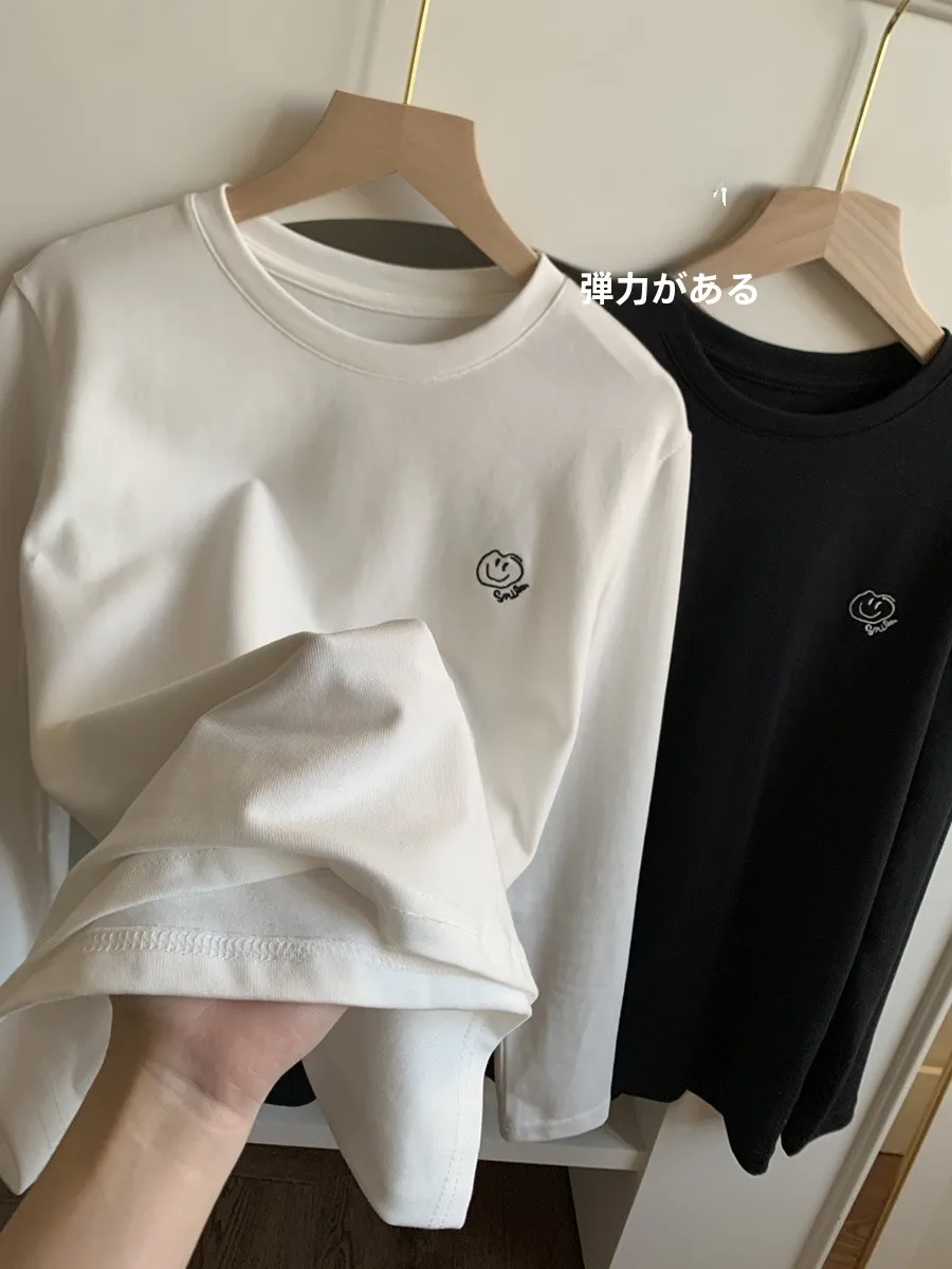 大人可愛いの本質とは？肌触りの優しさが伝える、心の余裕を実感するTシャツガイド