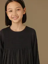 秋冬用通勤ママスタイルのフリル長袖ドレス【女児用・フランス風・美しいドレープ】