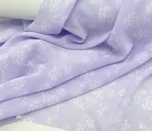 半透明雪绒花デザインの浅紫色ダイリリー柄シフォン生地【和服・ドレス用】