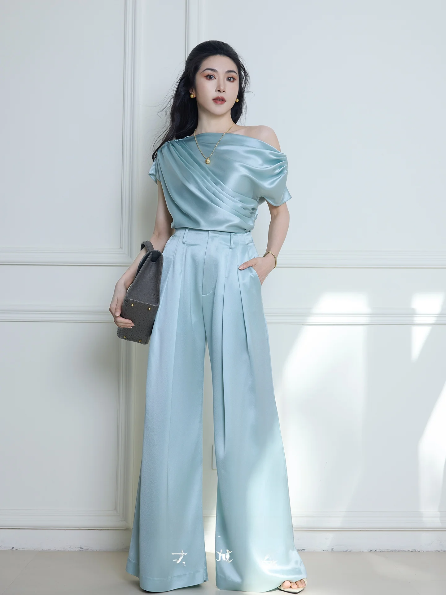 Xuanyingji 静かにカットされた雲釉酢酸通勤 ワイドパンツの実用性と色合いの特徴