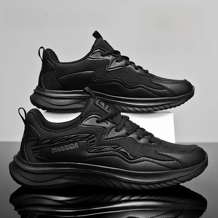 Warrior 軽量の黒いランニングシューズ【秋冬用・加絨・メンズ・ファッションデザイン】