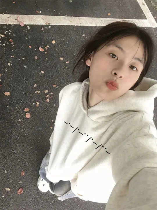 コットン製 アメリカンレトロ レディースフード付きスウェットシャツ【秋用・ルーズフィット・小柄向け】