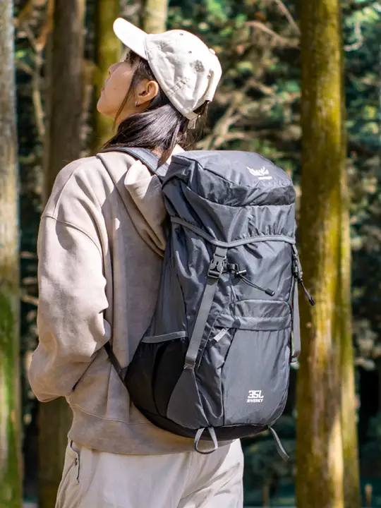 軽量な女性用アウトドアバックパック【折りたたみ式・ハイキング・登山用】