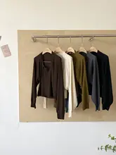 トレンドのハイネックタンクトップとゆったりしたカーディガン（セットアップ対応）