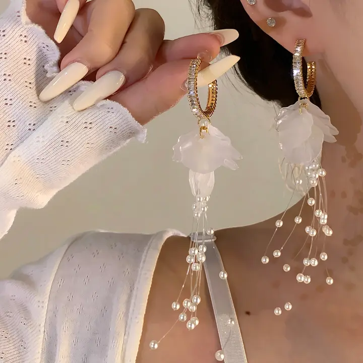高級感あふれるパールロングイヤリング【洗練されたデザイン・細身・フランス風】