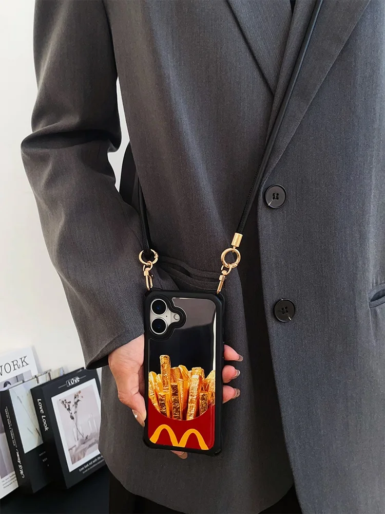 iPhone用ミラーケース：ゴールドフライドポテトデザインと調節可能なストラップの実用性解析
