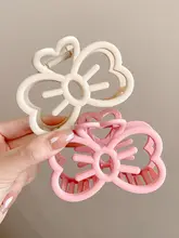 デザインが可愛いハート型リボンヘアクリップ【穴あけ不要・上品な雰囲気】