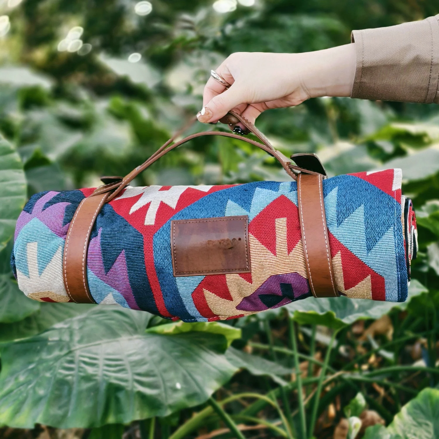 防水加工の民族風幾何学模様ピクニックマット：室内でもアウトドア風の空間を実現