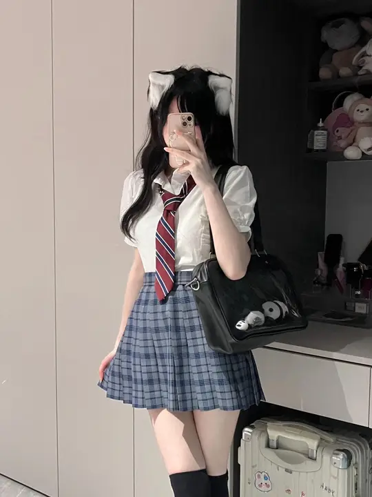 学院風シャツとチェック柄プリーツスカートの2点セット（セットアップ対応）