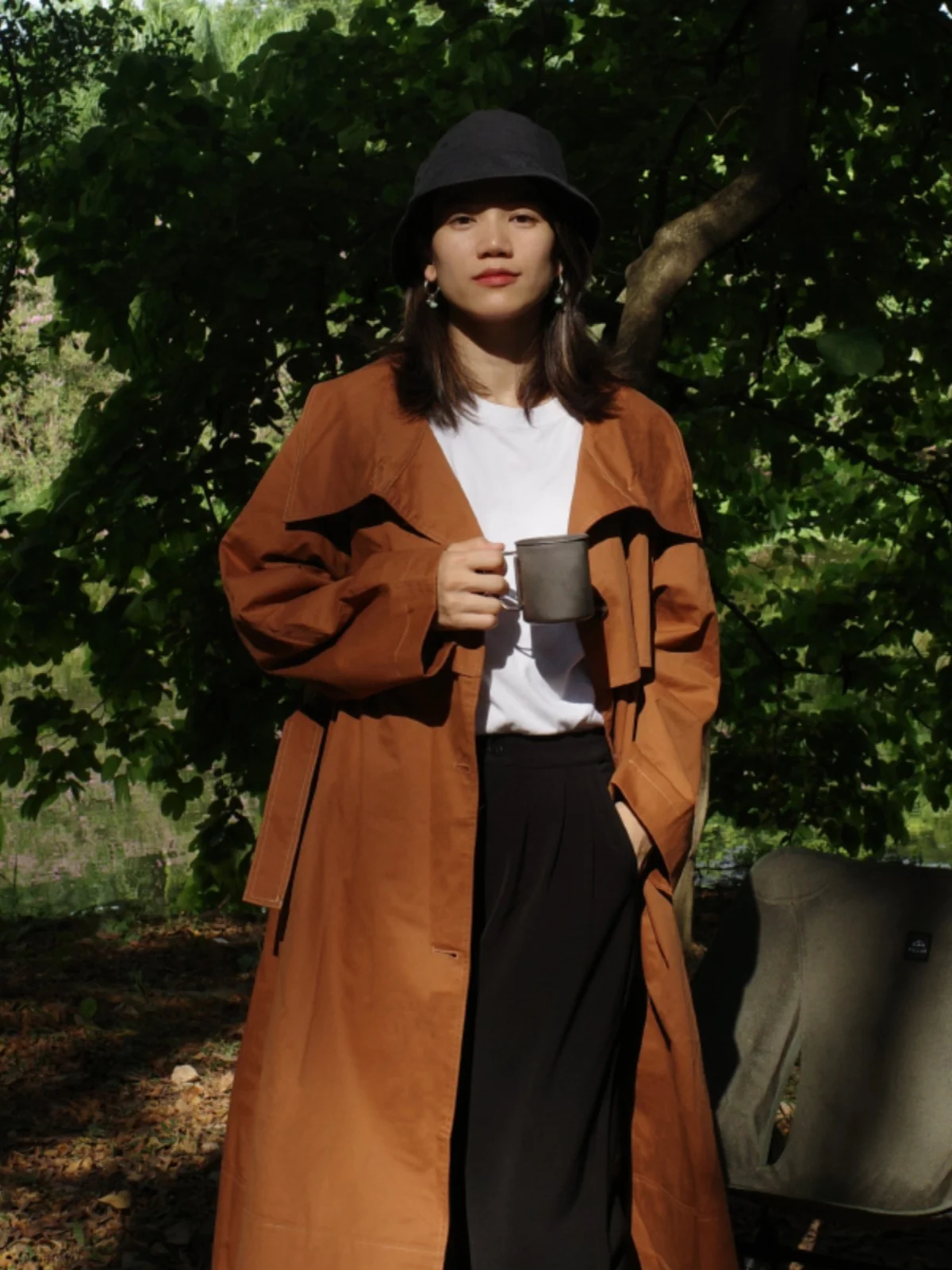 大人可愛い服 40代コーデ - カラメル色トレンチコートの定義と特性